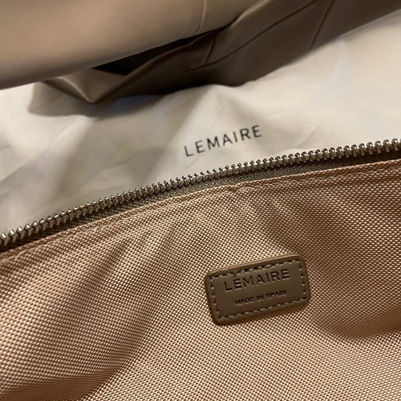 Lemaire Small Croissant Leather Bag CEMENT color - Picture 4 of 9